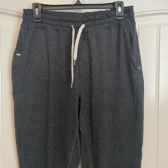 Vuori men’s performance joggers charcoal grey size large - Picture 4 of 6